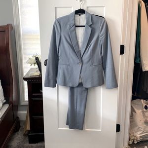 Express lite blue suit. Like new. Jacket size 6, pants size 4R
